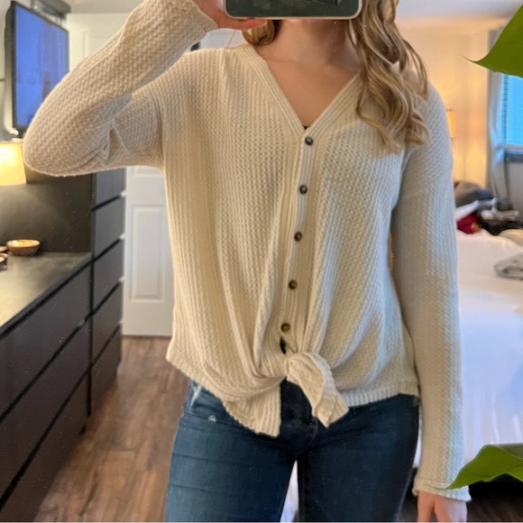 Evereve / Allison Joy sweater - Picture 2 of 7